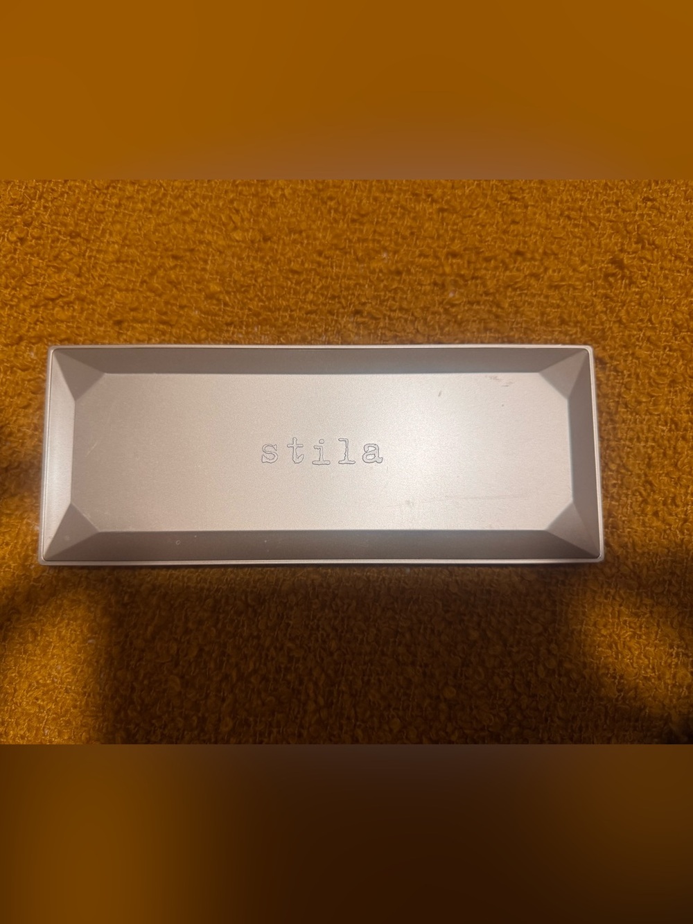 New Stila After Hours Eyeshadow Palette - 12 vibrant Shades - Picture 2 of 5